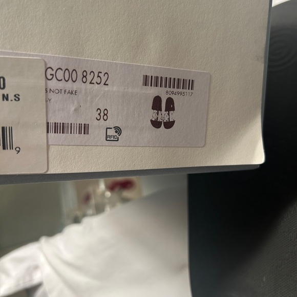 Authentic Gucci Slides - Picture 5 of 5
